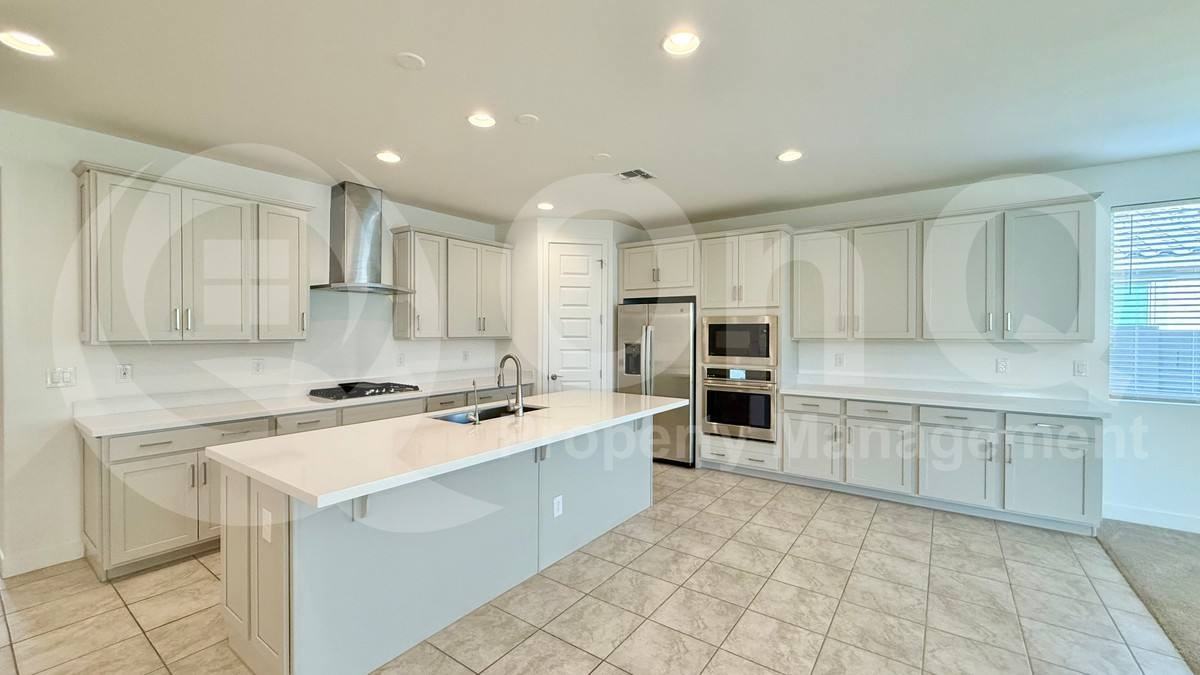 14255 W Alameda Rd - Photo 5 of 10