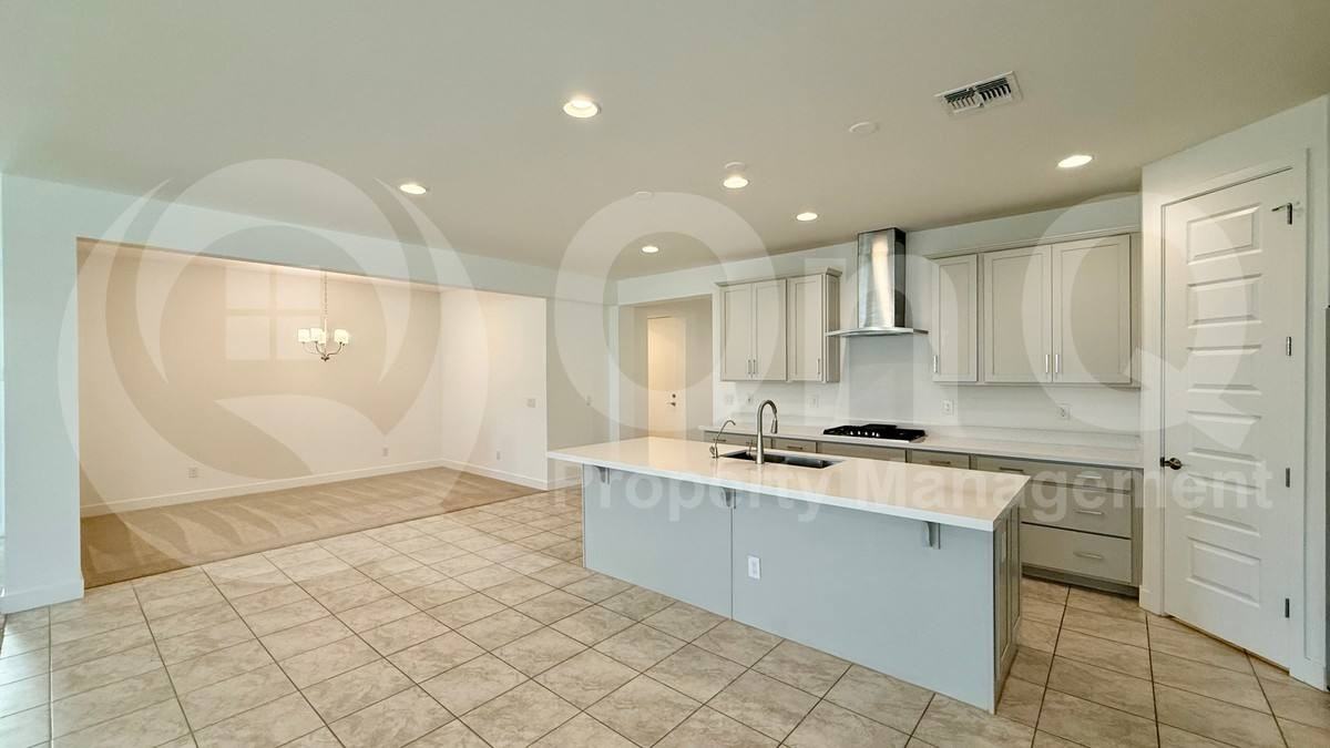 14255 W Alameda Rd - Photo 7 of 10