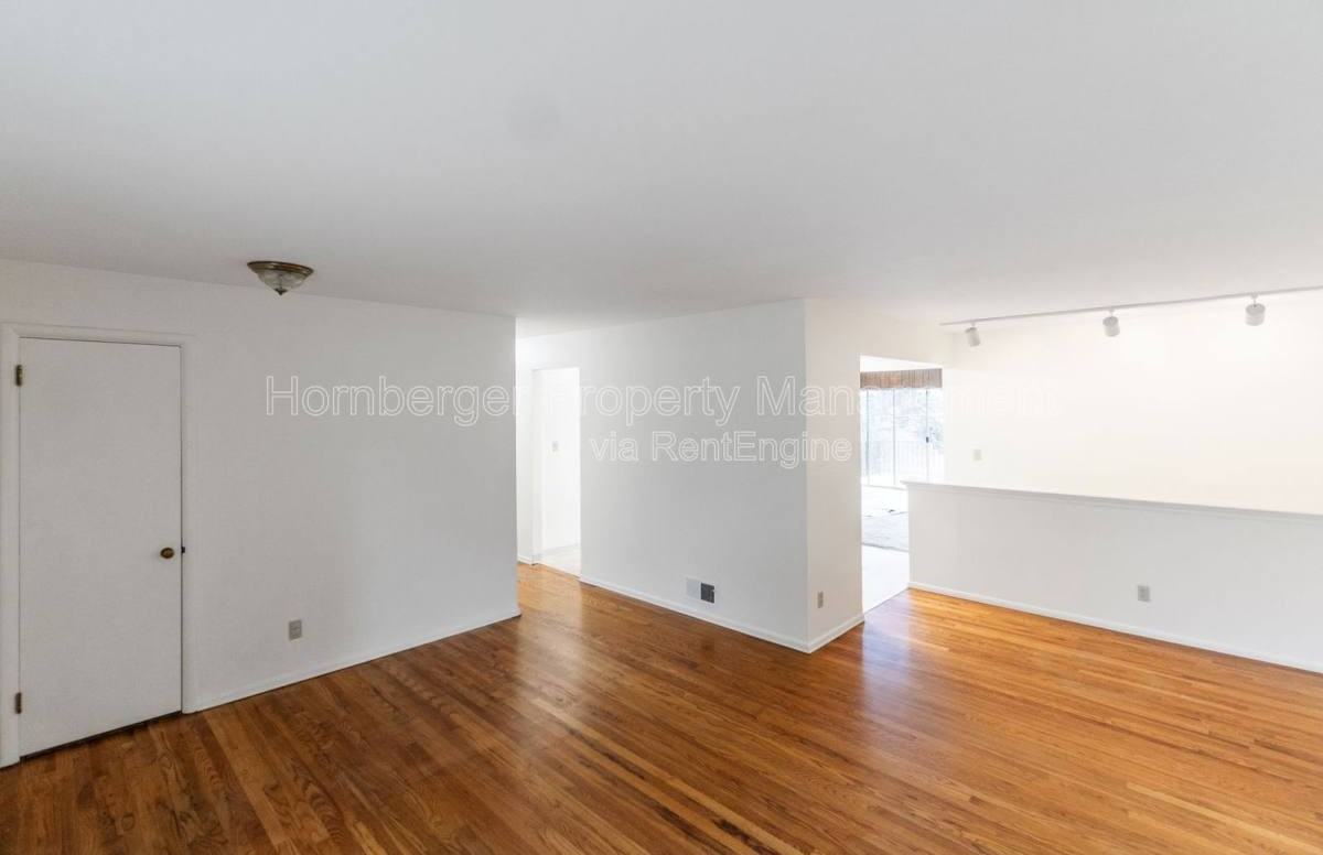 3523 E 18th Ave - Photo 4 of 10