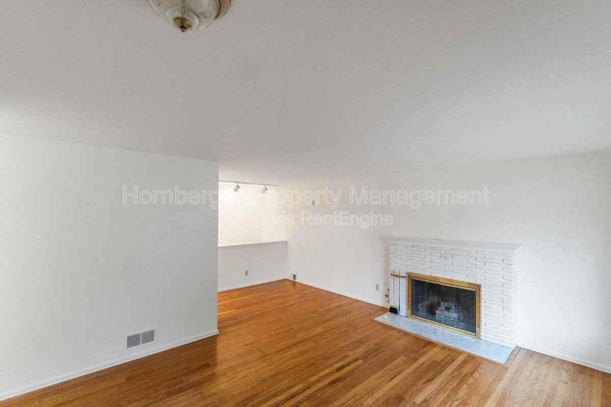 3523 E 18th Ave - Photo 5 of 10