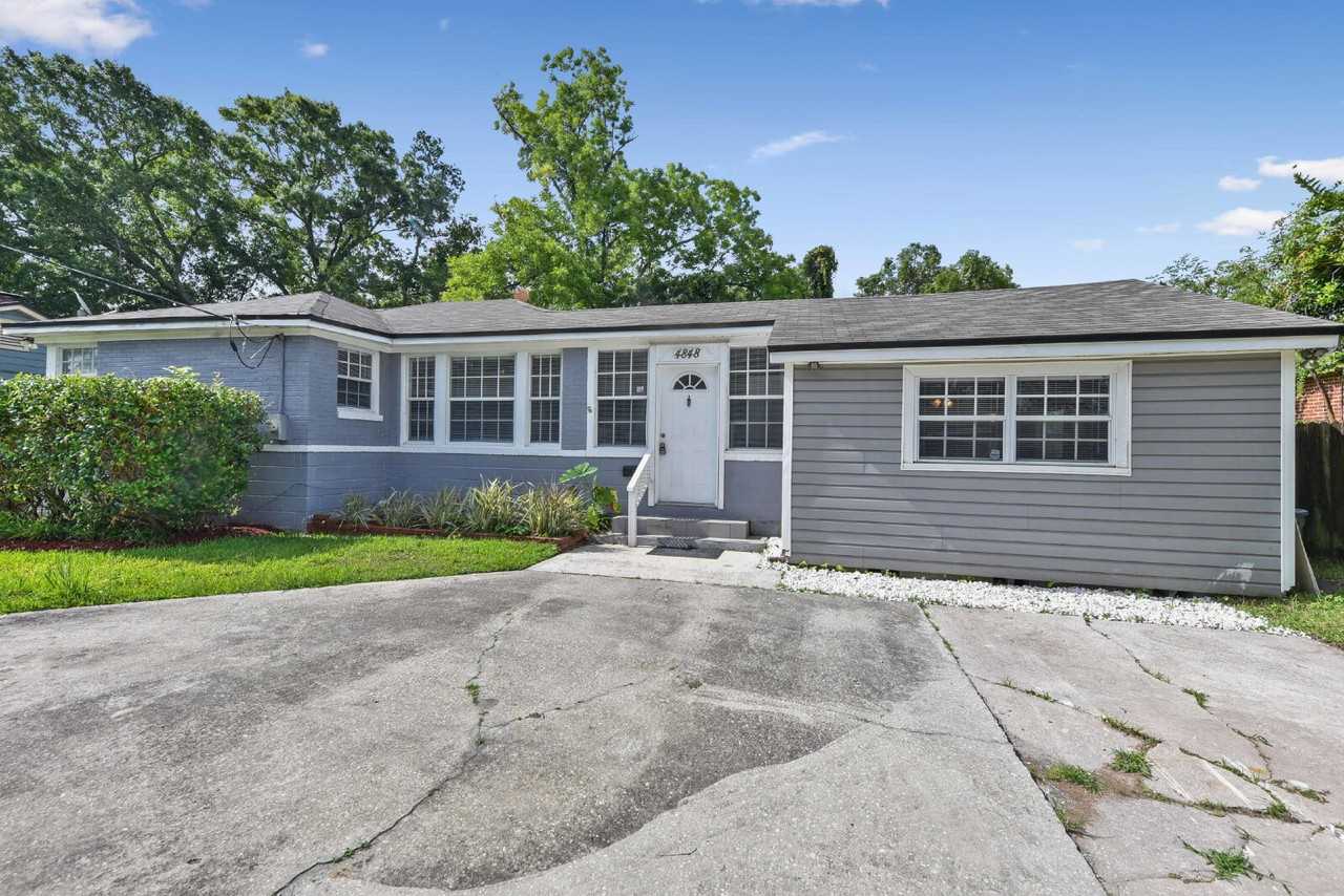 4848 Plymouth St - Photo 2 of 26