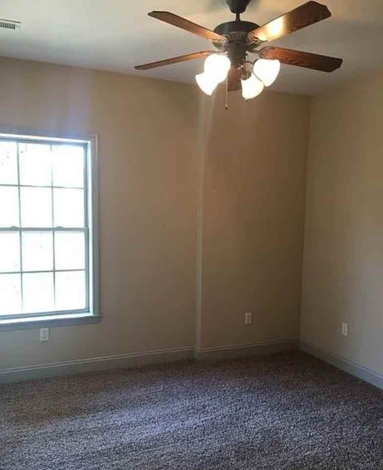 191 Round Hill Road - Photo 6 of 25