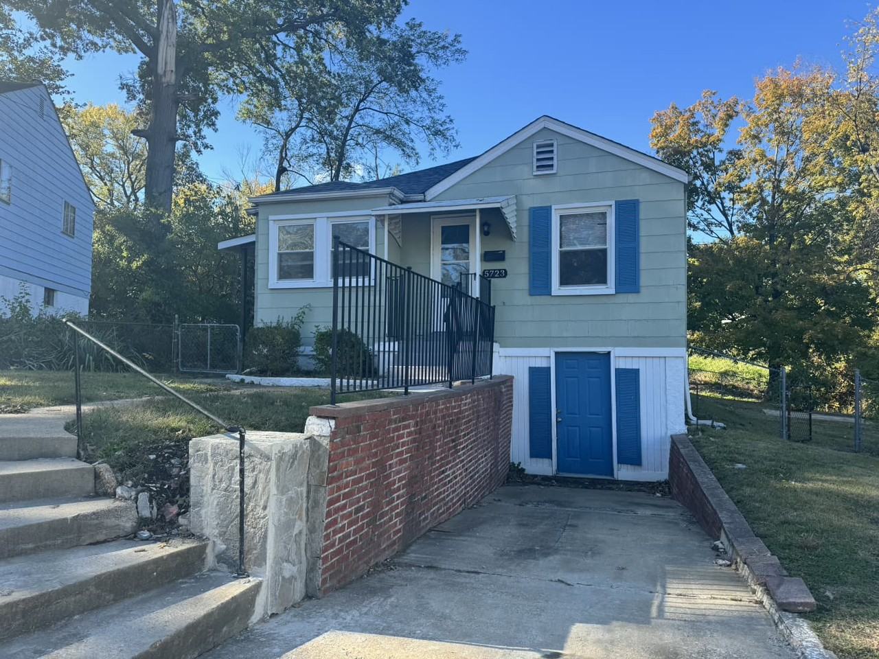 5723 Beldon Dr - Photo 3 of 12