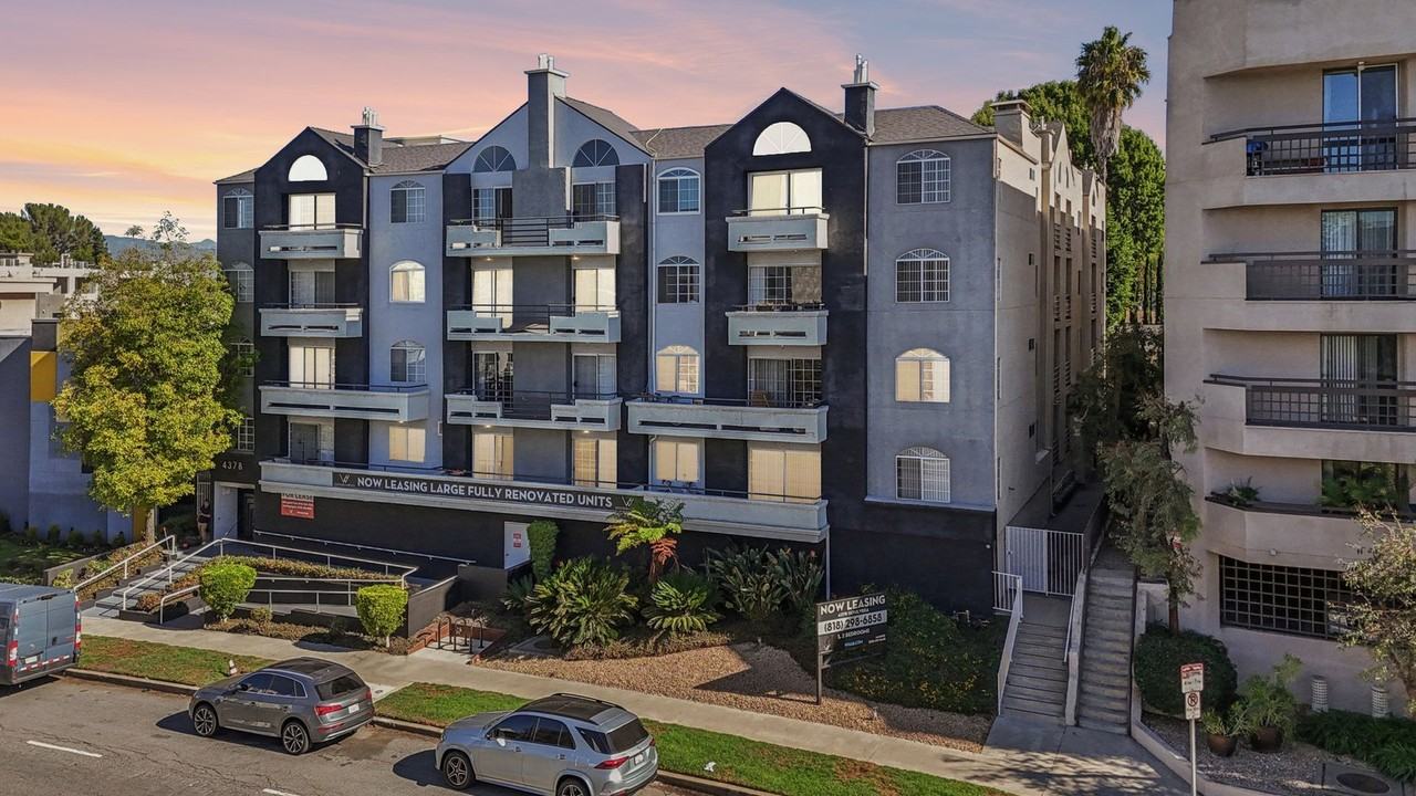 4378 Sepulveda Blvd - Photo 3 of 32