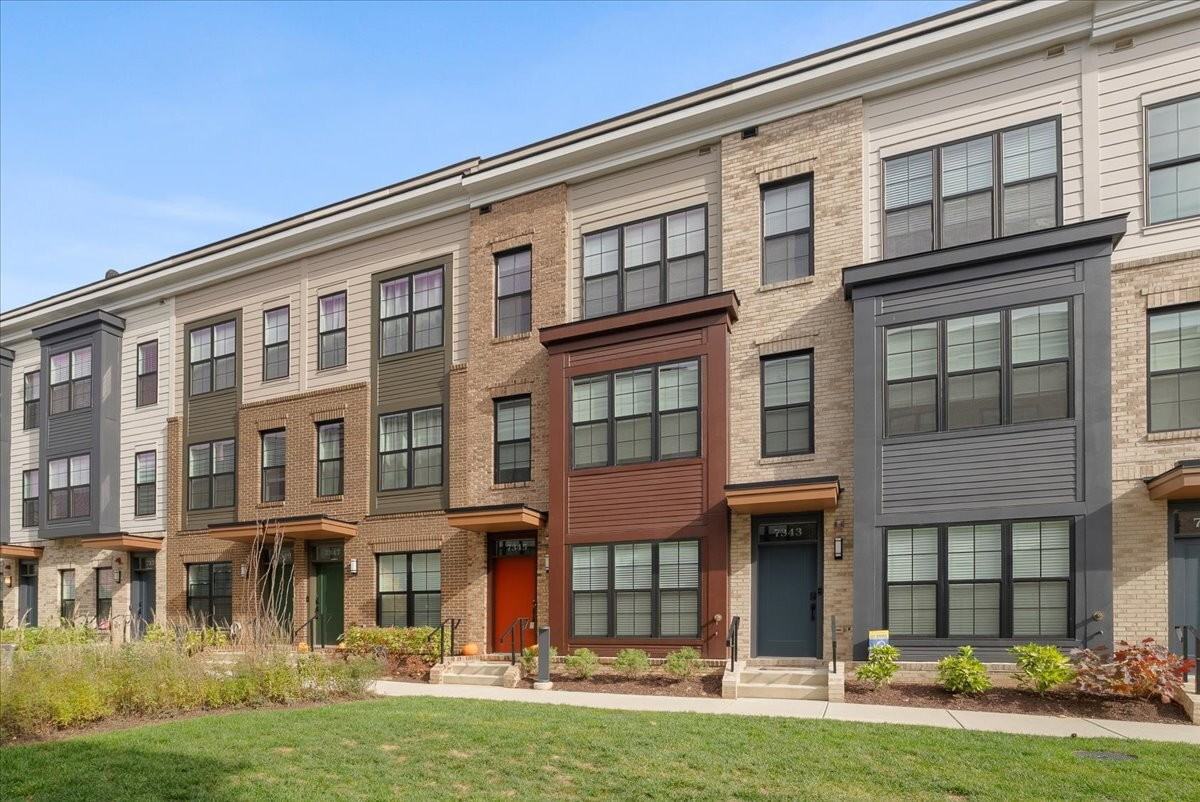 7345 Blade Dr - Photo 2 of 32