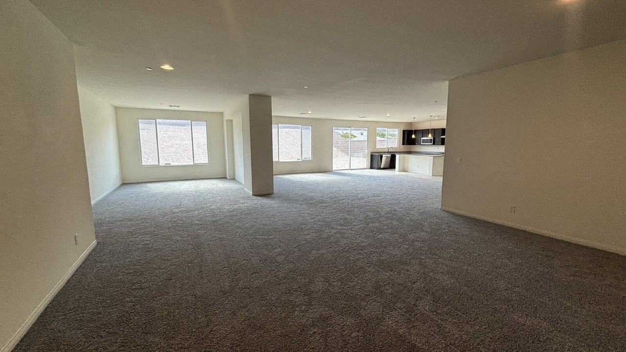 4709 N Park St - Photo 2 of 50