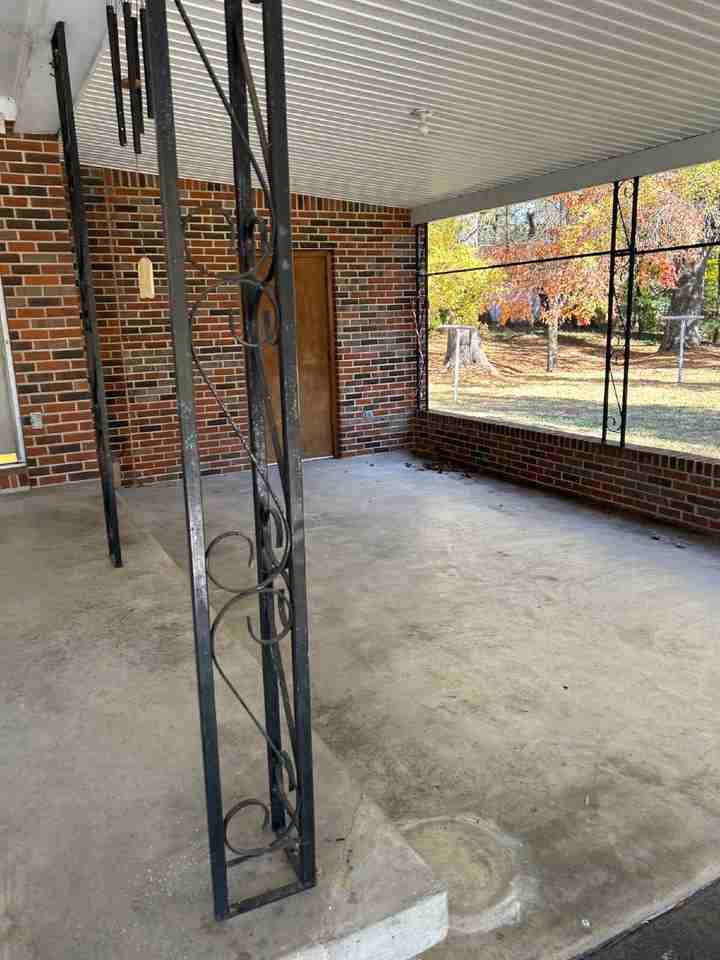 1627 N Maple Ave - Photo 3 of 4