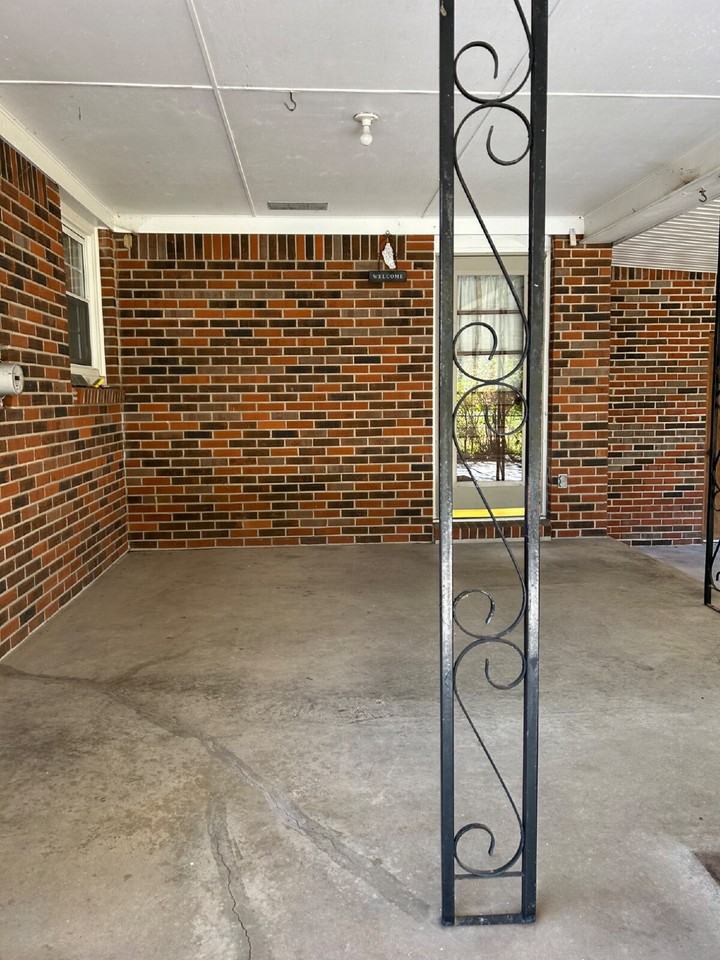 1627 N Maple Ave - Photo 4 of 4