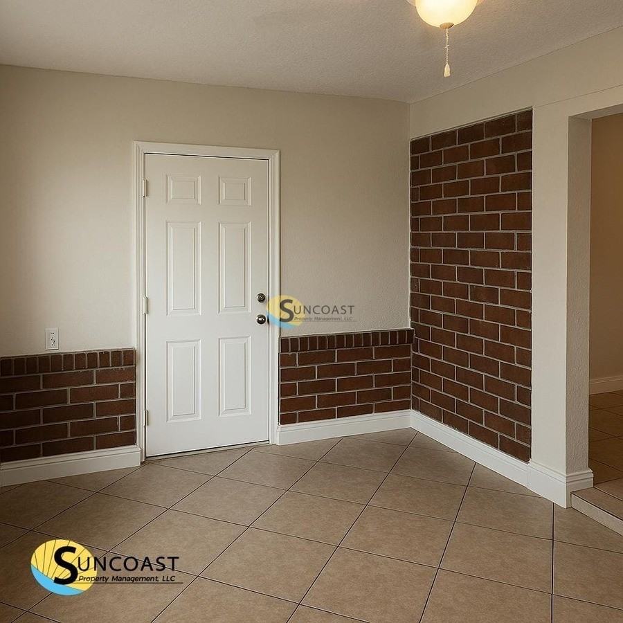 3235 Holly Berry Ln - Photo 7 of 20