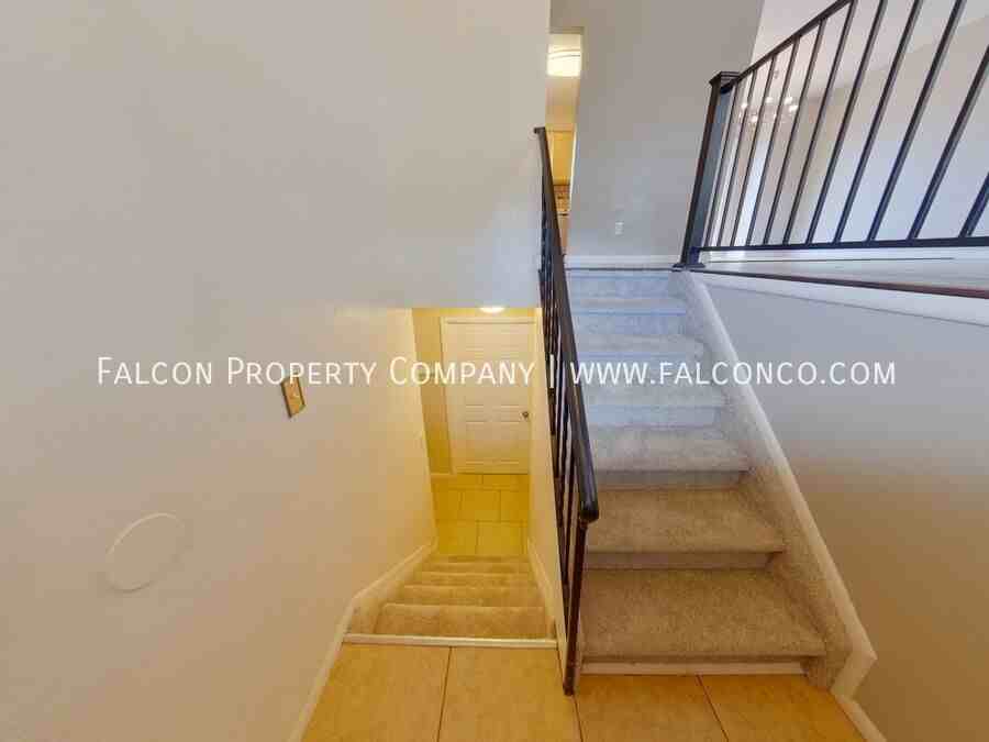 1339 Hathaway Dr - Photo 3 of 23