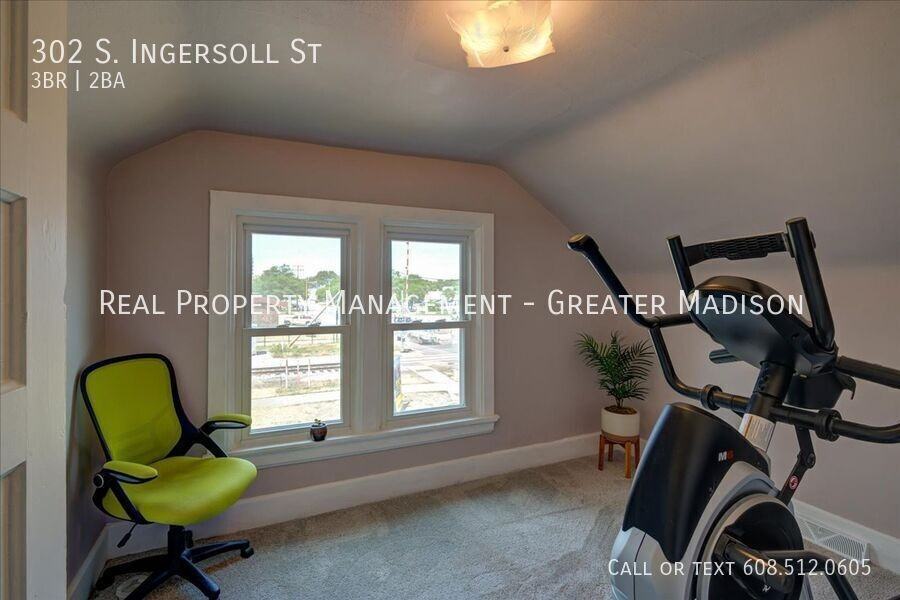 302 S Ingersoll St - Photo 6 of 9