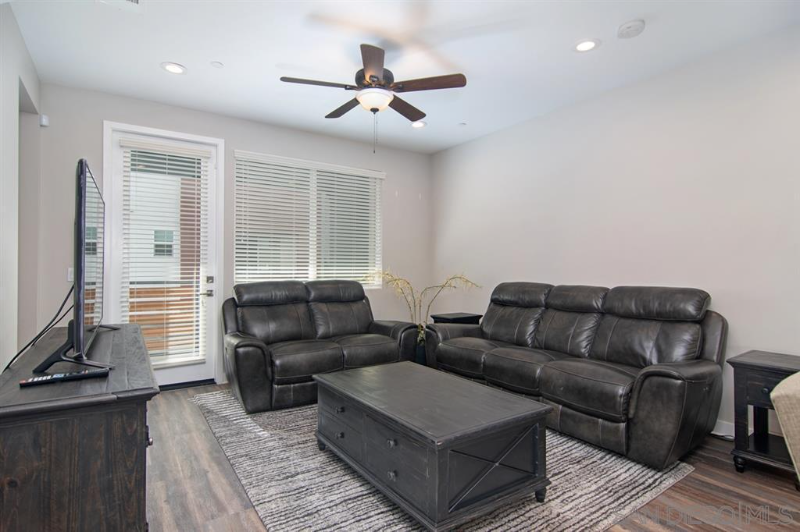 709 Anchor Ct - Photo 6 of 19