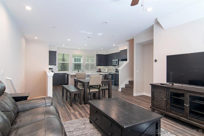 709 Anchor Ct - Photo 7 of 19