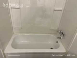 725 Washington St #303 - Photo 6 of 16
