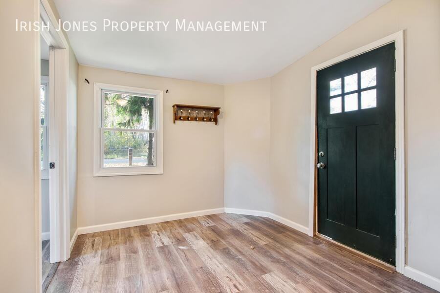 5875 Lakeview Ter - Photo 4 of 17