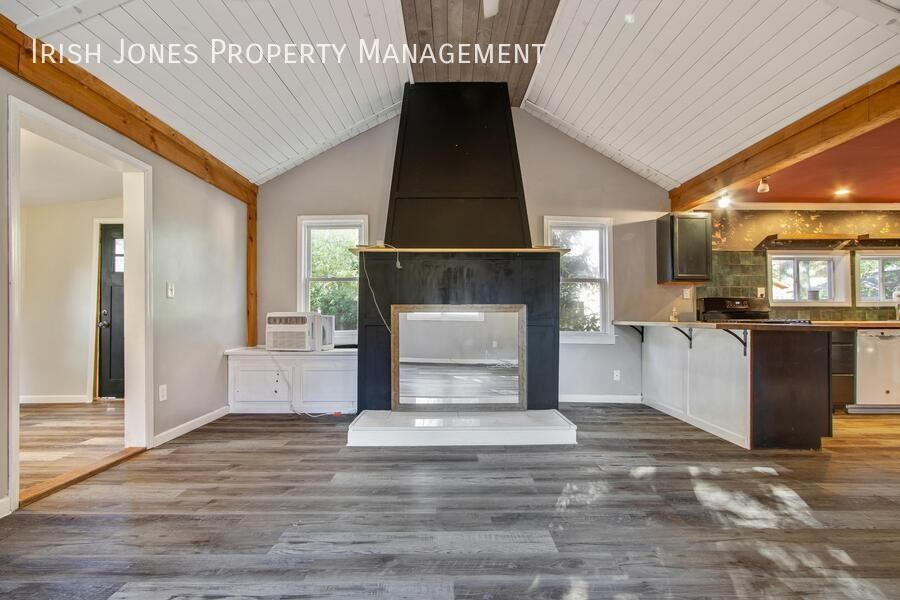 5875 Lakeview Ter - Photo 7 of 17