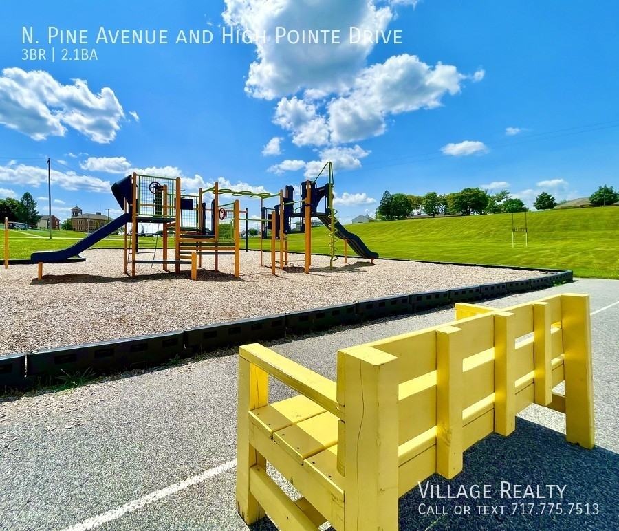 & HIGH POINTE DRIVE #207 - Photo 5 of 38