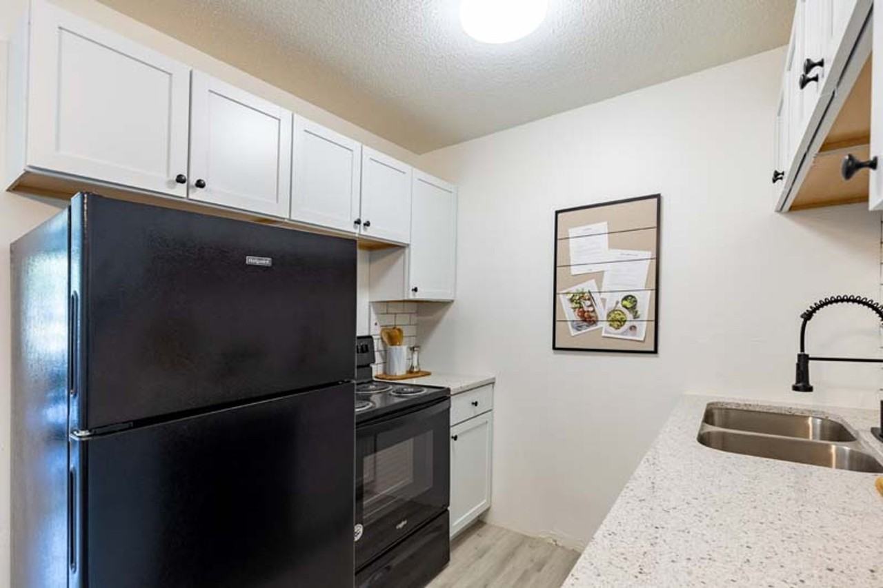 The Oaks - Photo 3 of 30