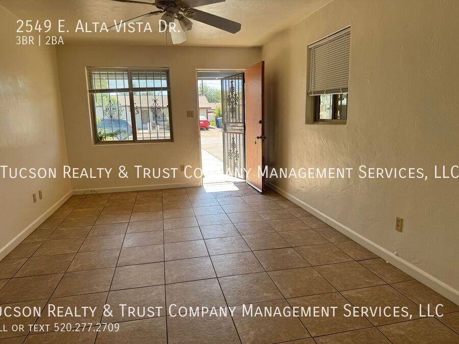 2549 E Alta Vista St - Photo 2 of 16