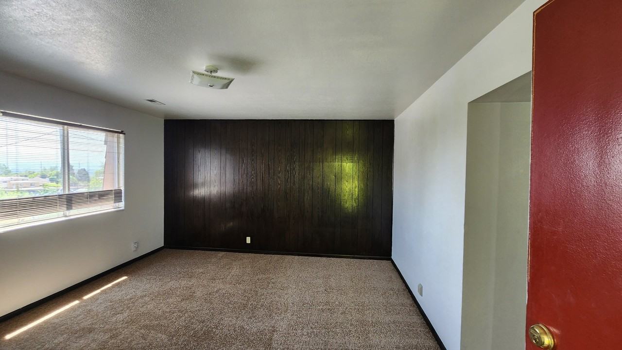 1162 East 400 South #8B - Photo 2 of 7