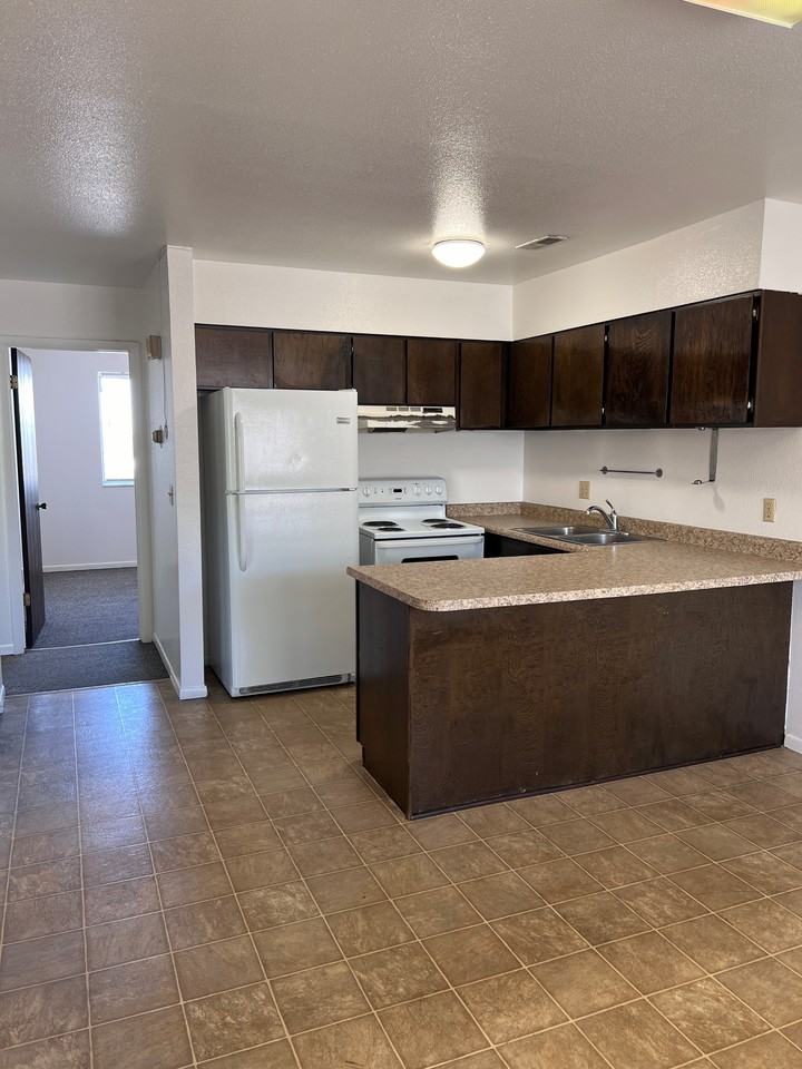 1162 East 400 South #8B - Photo 3 of 7