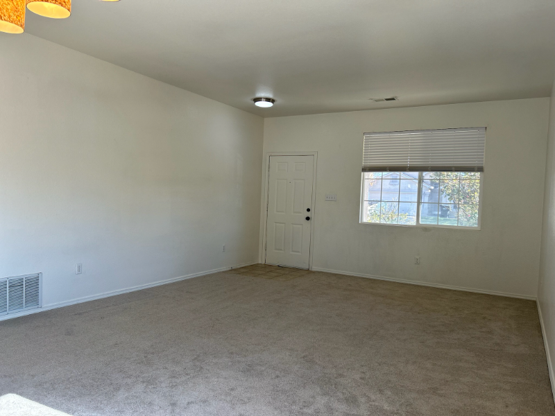 3723 Oasis Springs Rd Ne - Photo 3 of 20