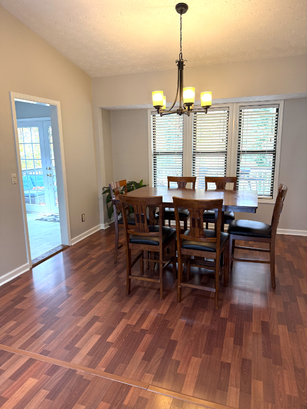 4065 Maxanne Dr Nw - Photo 4 of 11