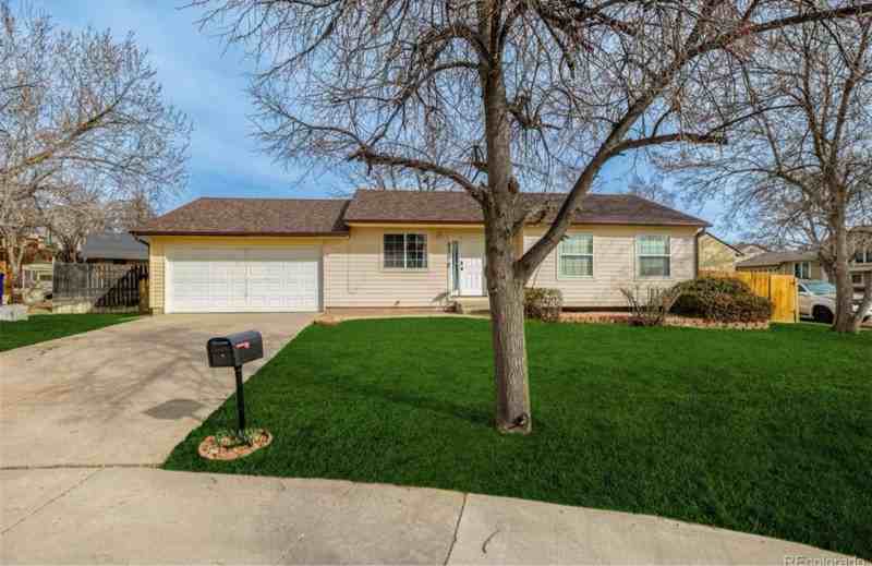 16397 E Wyoming Dr - Photo 2 of 18