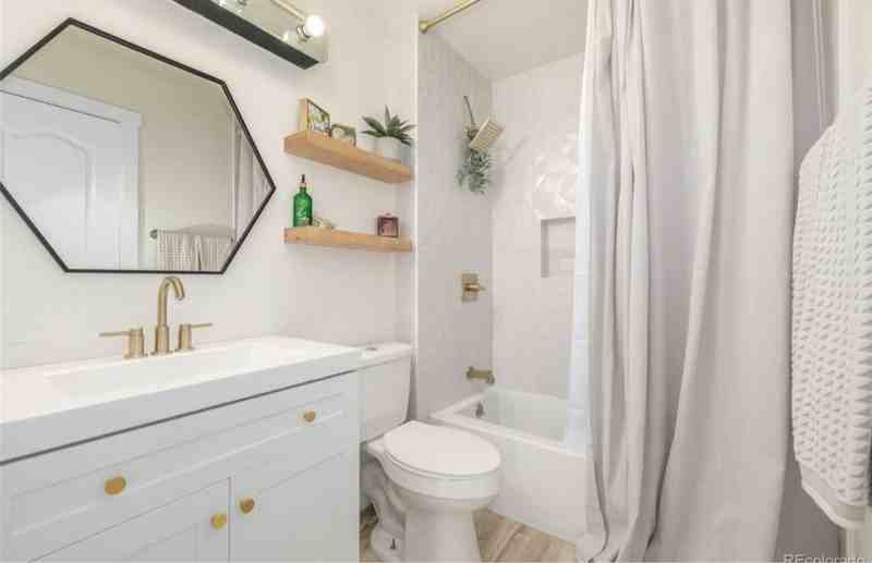 16397 E Wyoming Dr - Photo 3 of 18