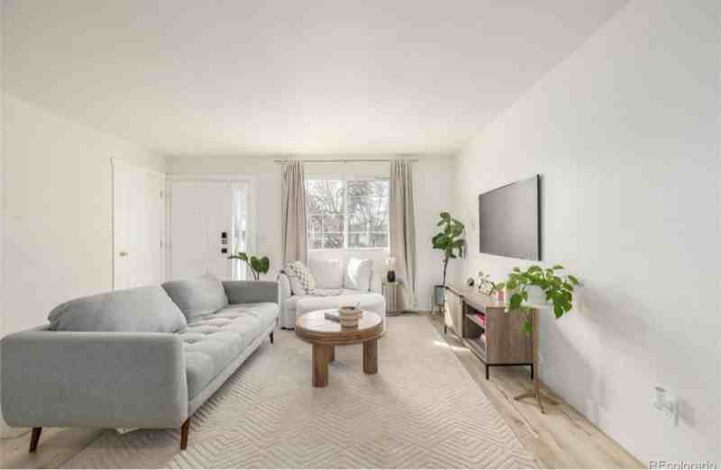 16397 E Wyoming Dr - Photo 5 of 18