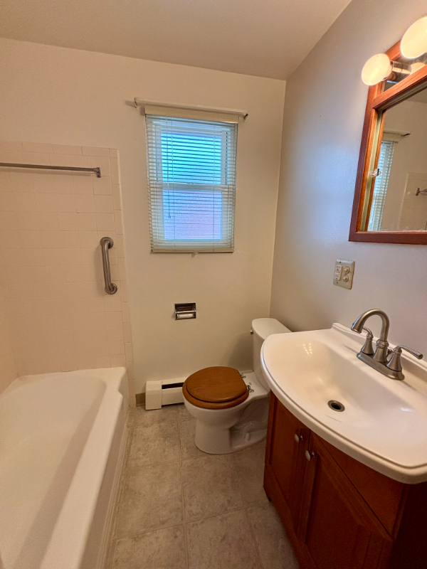 5333 Broadway St #4 - Photo 7 of 10