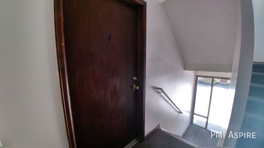 1701 Warren Avenue #4 - Photo 3 of 15