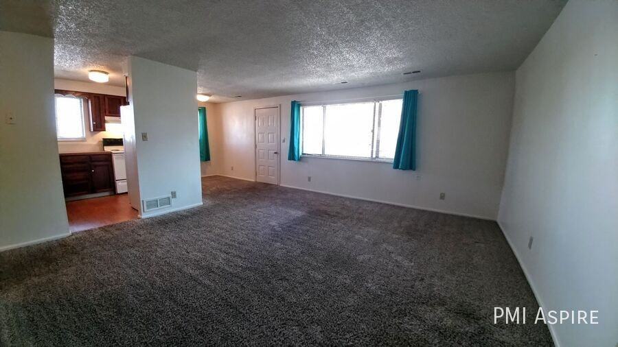 1701 Warren Avenue #4 - Photo 4 of 15