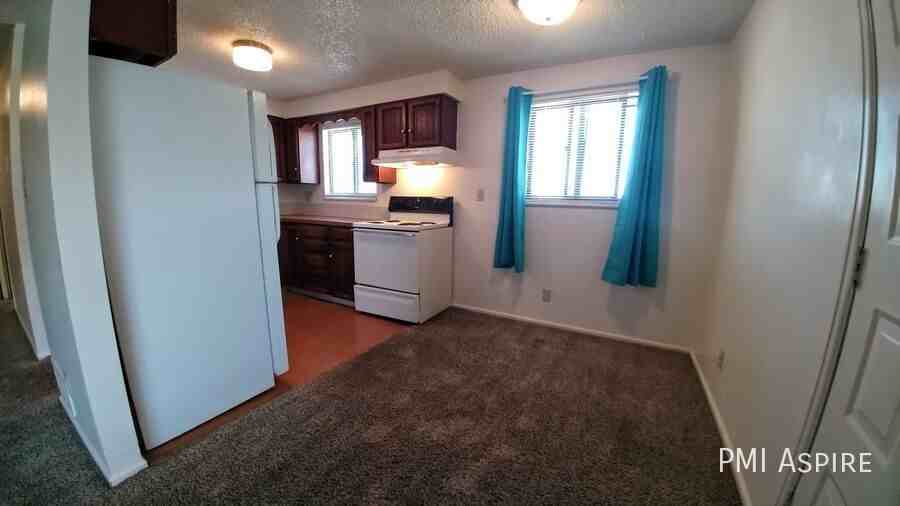 1701 Warren Avenue #4 - Photo 6 of 15