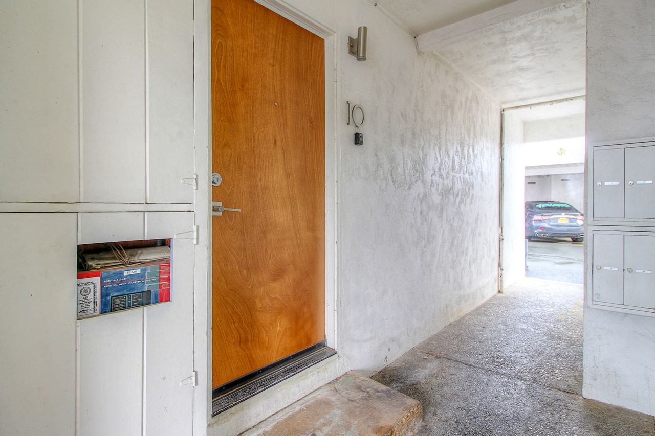 1530 Atlanta Ct #11 - Photo 2 of 16