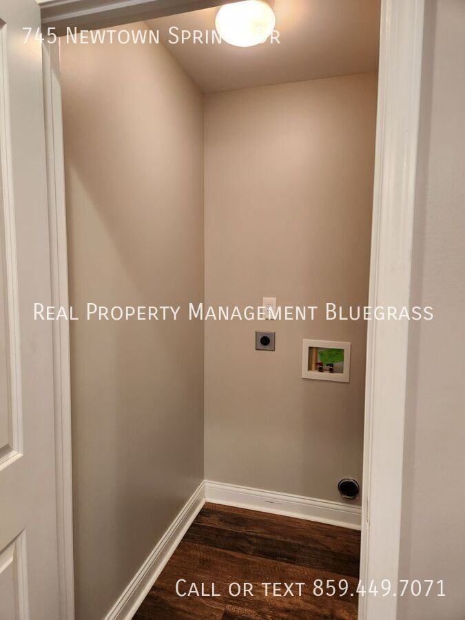 745 Newtown Springs Dr - Photo 7 of 15