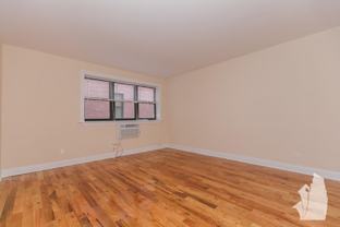 555 W Arlington Pl #307 - Photo 1 of 1