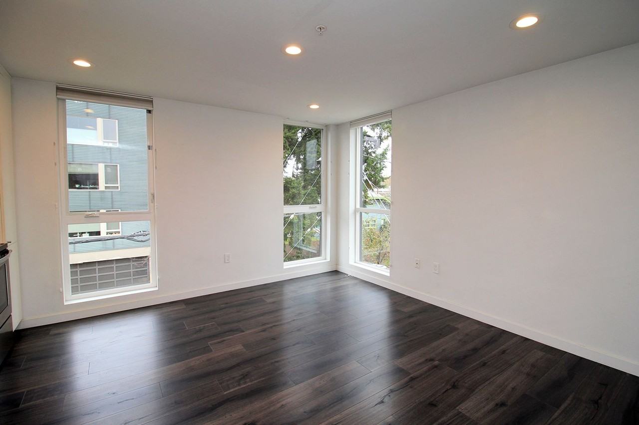 1480 N Jarrett St #303 - Photo 6 of 18