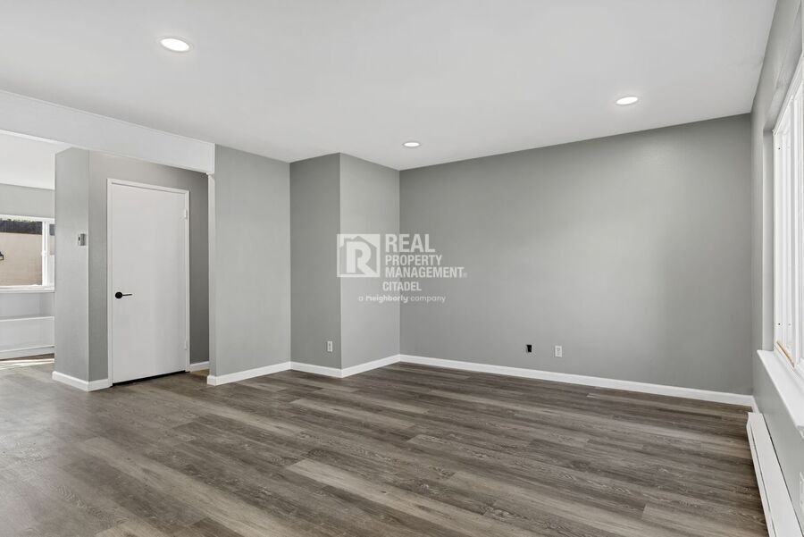 11104 Grant Way - Photo 3 of 23