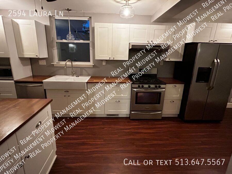 2594 Laura Lane - Photo 2 of 22