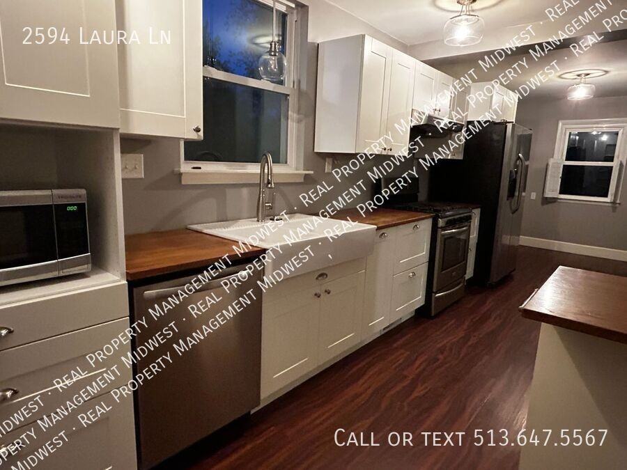 2594 Laura Lane - Photo 4 of 22