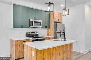 1222 West Silver Street #1 - Photo 5 of 17