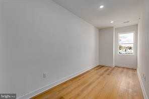 1222 W Silver St #3 - Photo 6 of 14