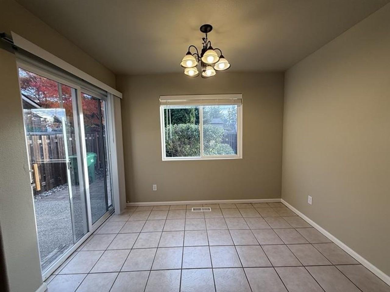 14790 Nw Yellowstone Ct - Photo 3 of 17