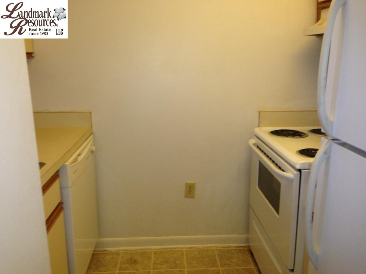 1600 Park Circle #1211 - Photo 3 of 7