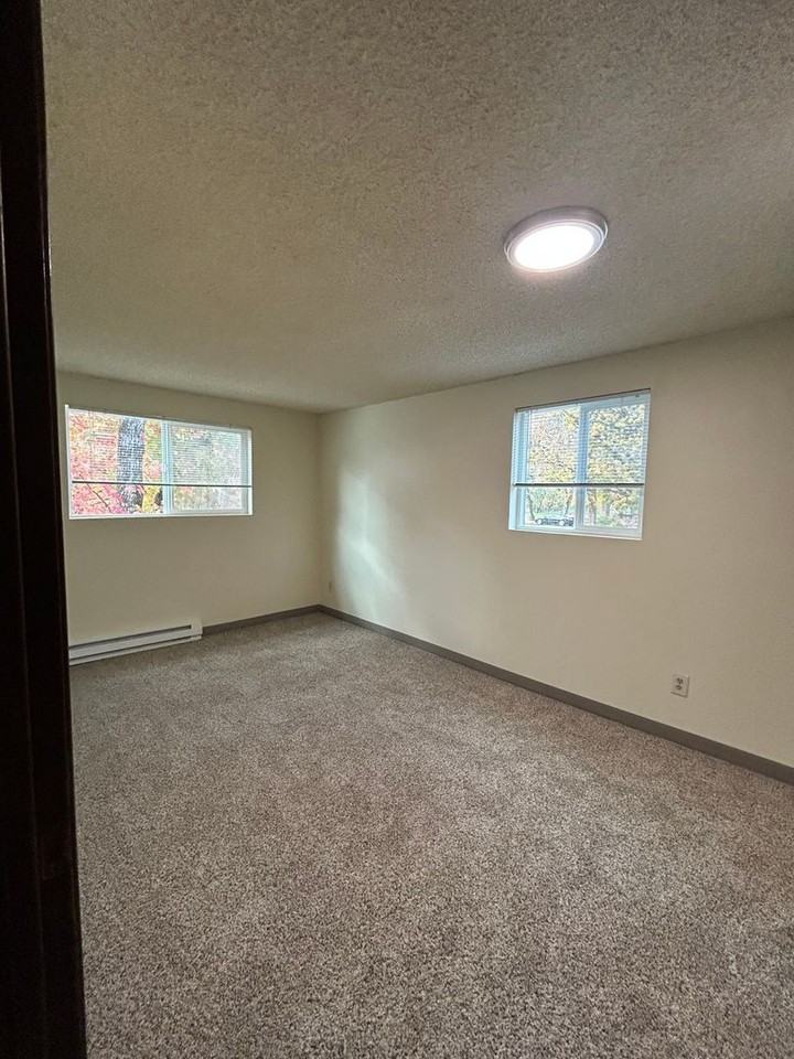 2770 Northwest 29th Street #F - Photo 6 of 11