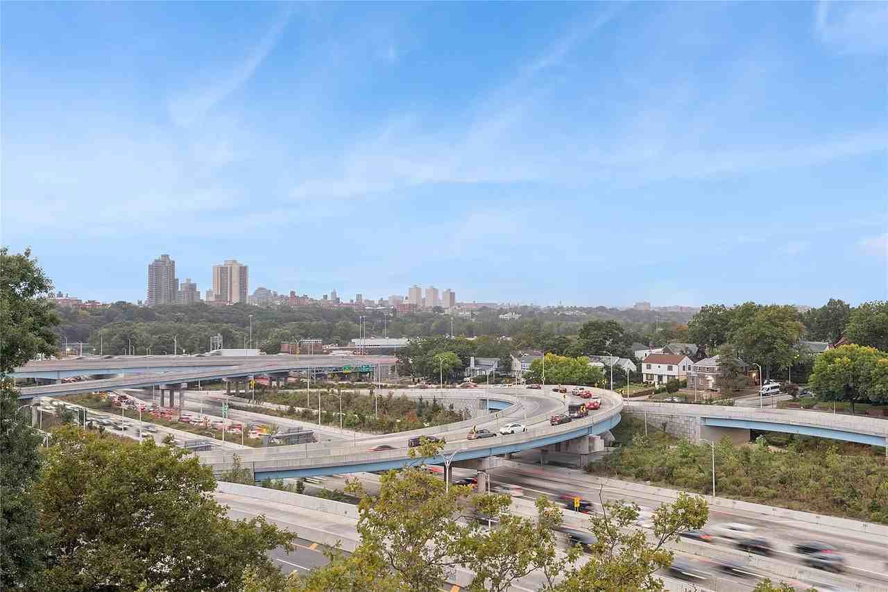 13546 Grand Central Pkwy #3A - Photo 2 of 17