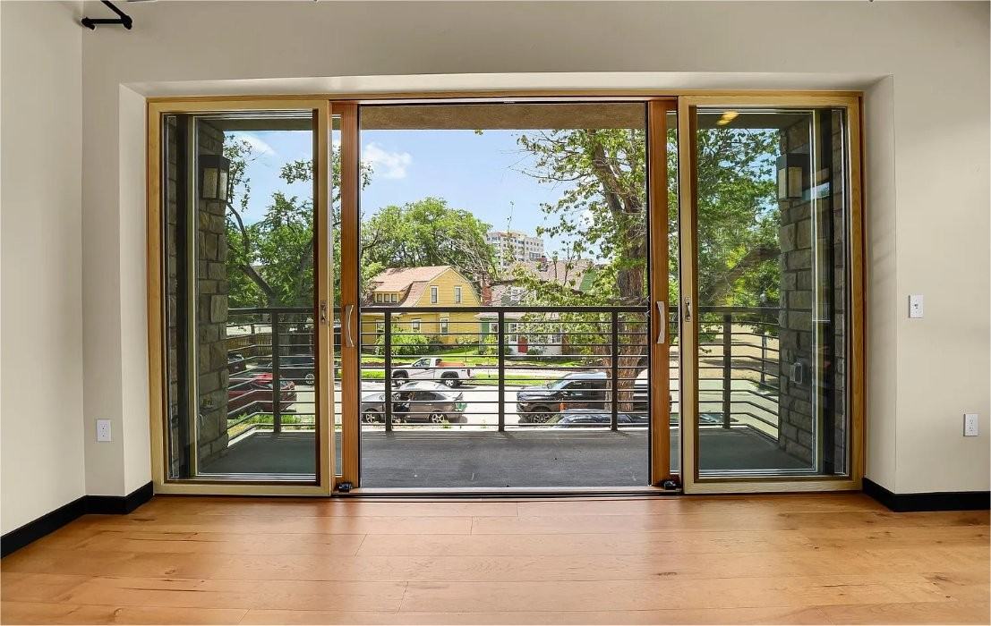 20 Boulder Crescent St #201 - Photo 2 of 8