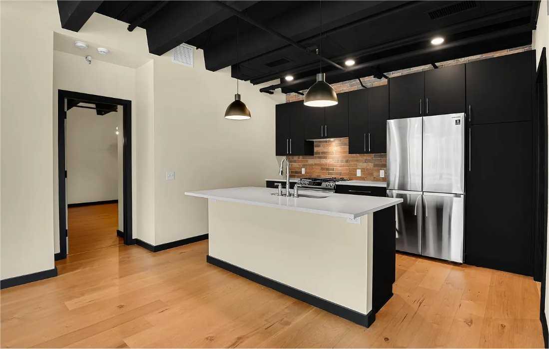 20 Boulder Crescent St #201 - Photo 3 of 8