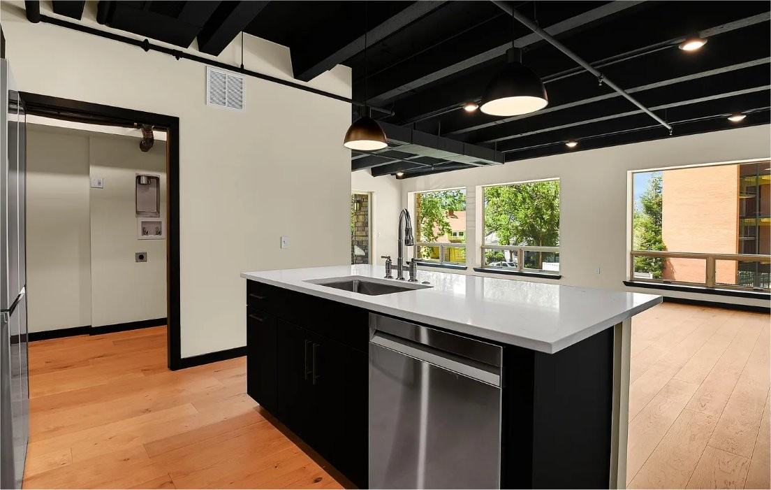 20 Boulder Crescent St #201 - Photo 4 of 8